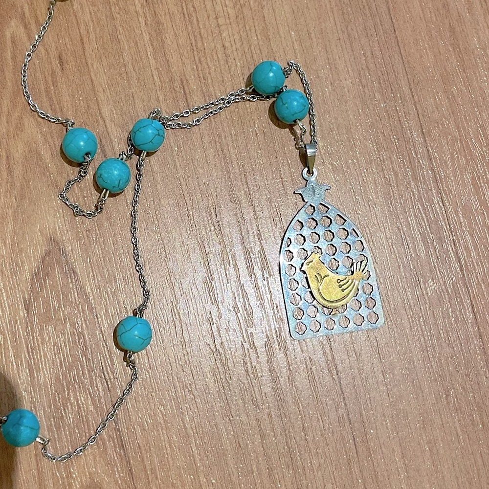Turquoise bead necklace